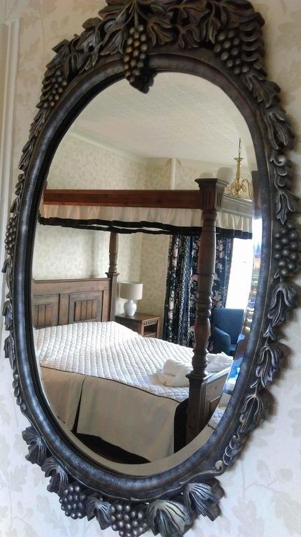 Inn George And Abbotsford