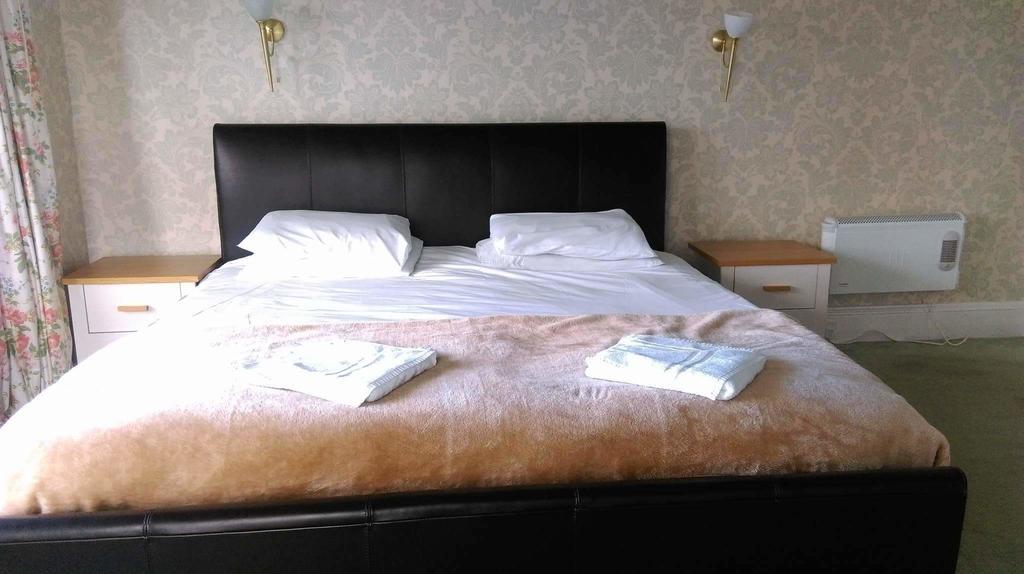 Inn George And Abbotsford